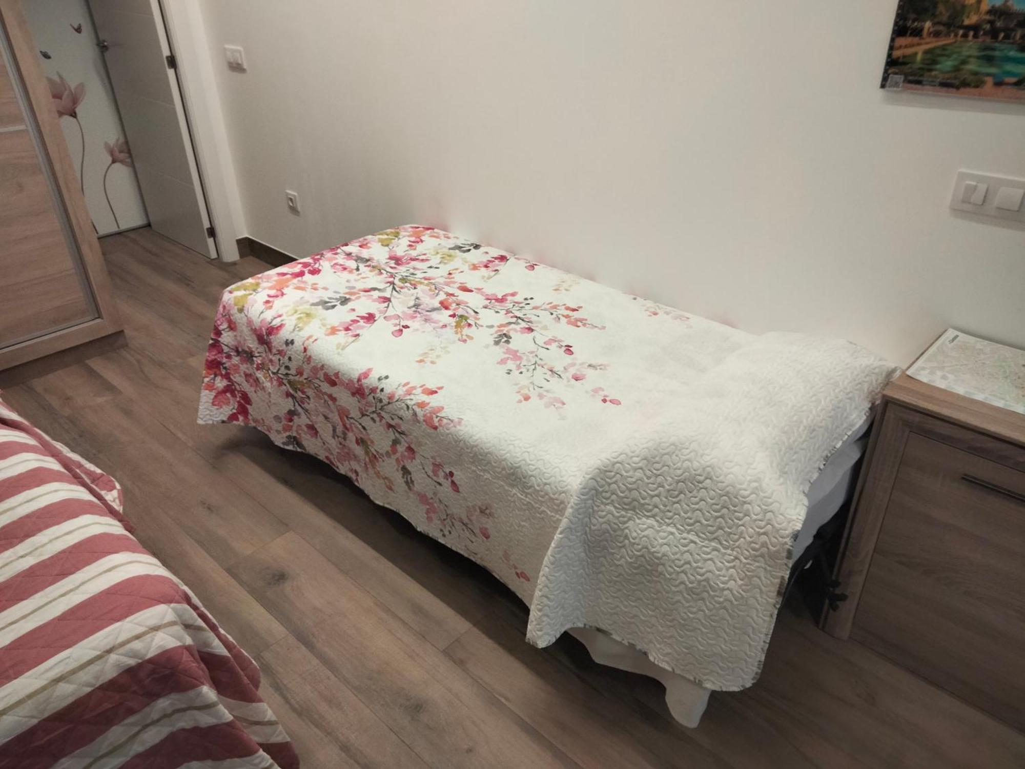 Loft La Calahorra Del Bere Con Posibilidad De Aparcamiento Pregunta Por El Pack Mas Amor Córdoba Eksteriør bilde